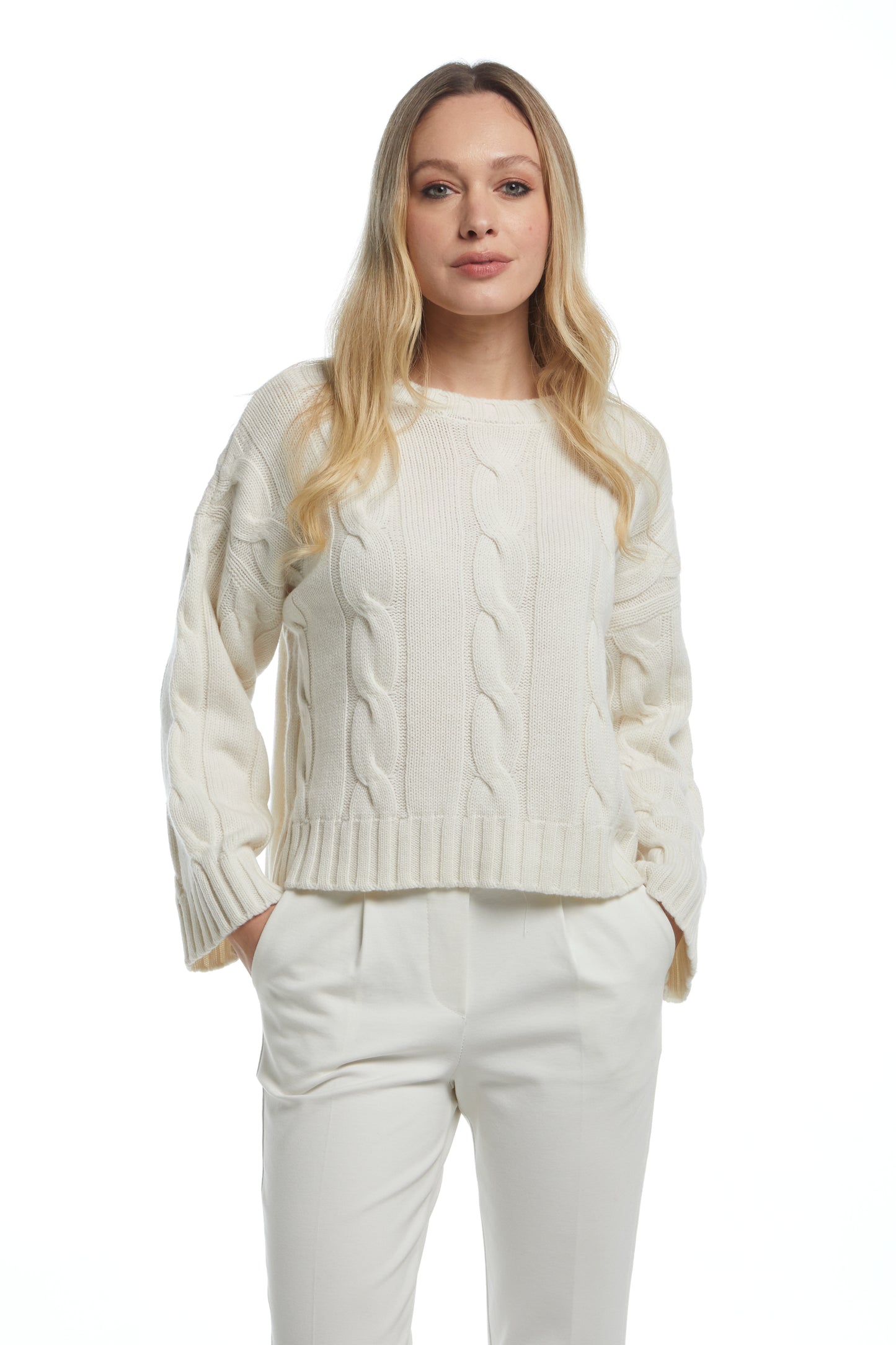 Maglia girocollo trecce over - Bianca